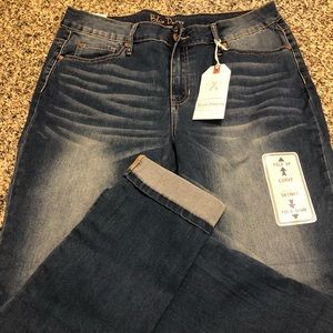 NWT Blue Desire Curvy Skinny jeans sz 16
